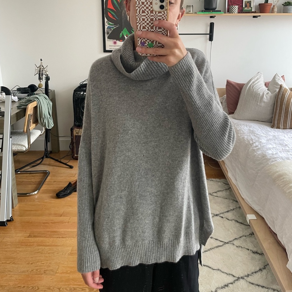 Cashmere grey turtle neck sweater by Minnie Rose